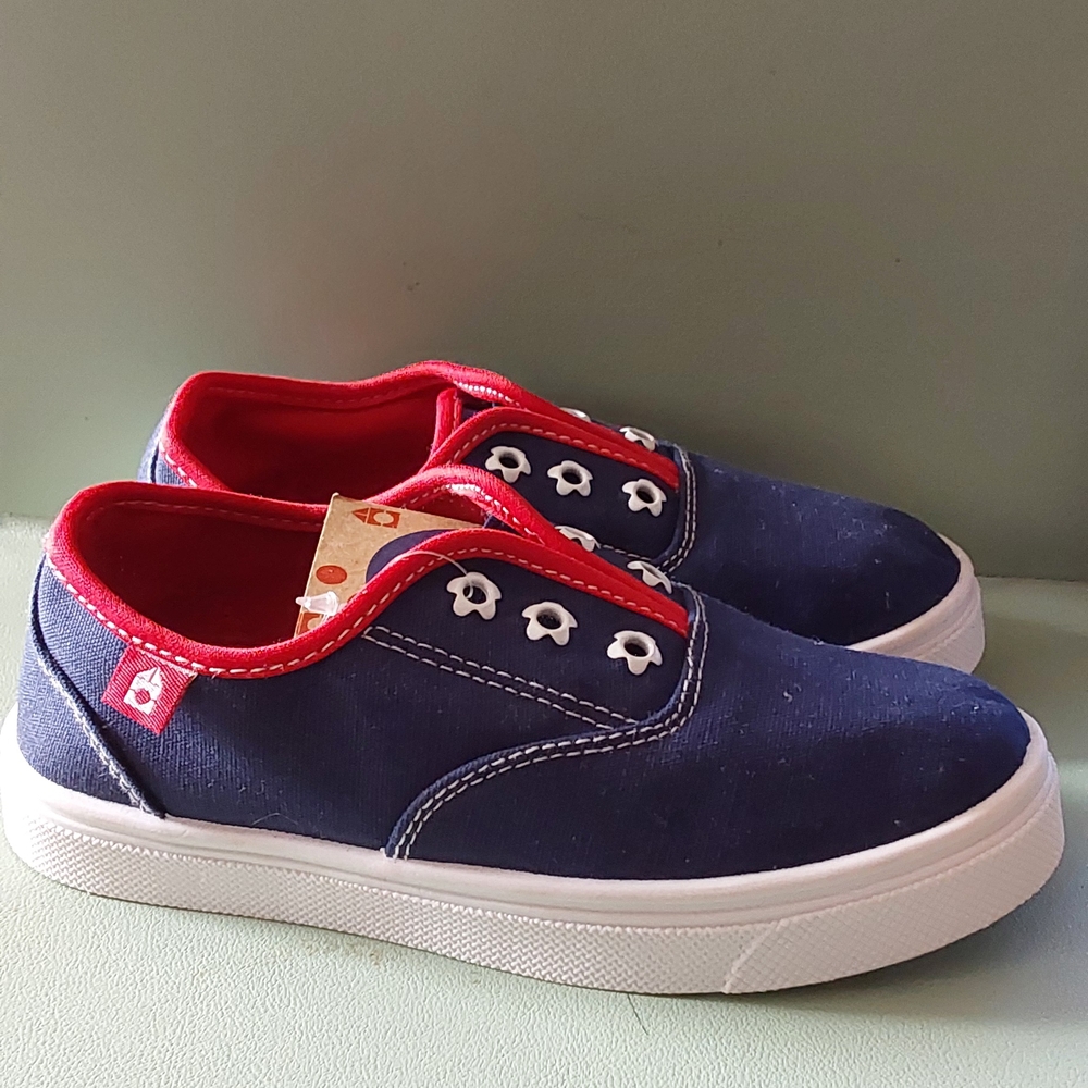 NEW Girl’s Oomphies Navy and Red Sneakers